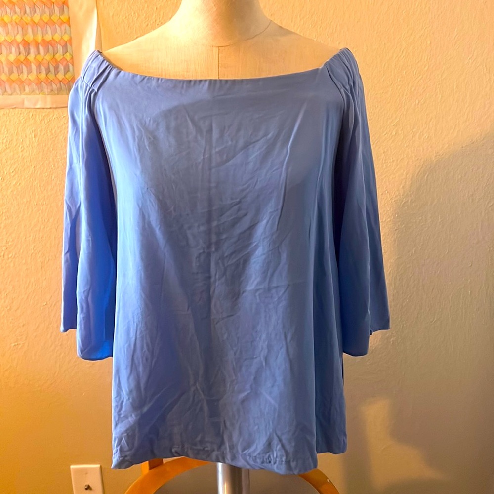 Blue top off shoulders size Small good condition 100% tencel 3/4 sleeves
